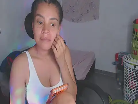 shayna_cute live cam on StripChat