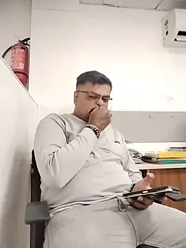 Desi_Lodo_Gujju_Boy live cam on StripChat