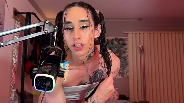 xoFrankie webcam