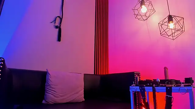Maximoking26 webcam