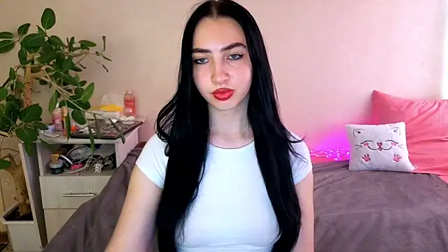 WildKittenX_ live cam on StripChat
