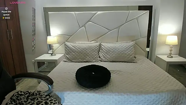 Natasha_Kiim_ webcam