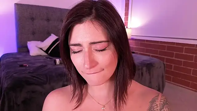 mandi4pole_ live cam on StripChat