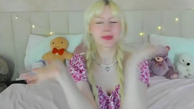 AdeleSilvy live cam on StripChat