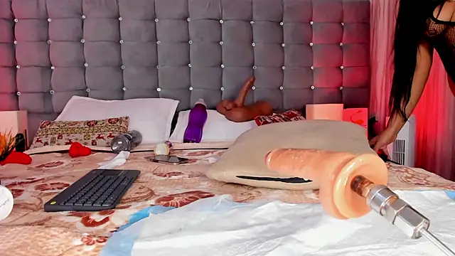 Poacahontasfg live cam on StripChat