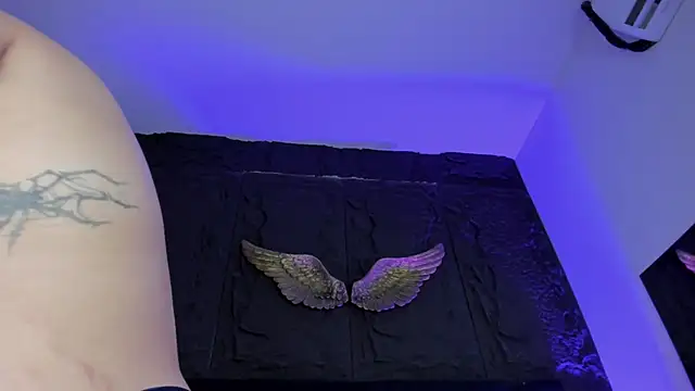 Rose_Blossom live cam on StripChat