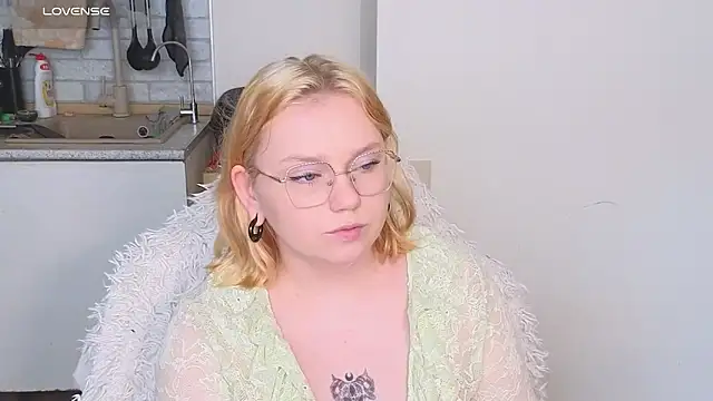soft_focus live cam on StripChat