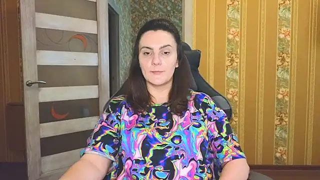 warm_pearl live cam on StripChat