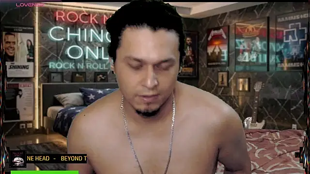 chino_roz live cam on StripChat