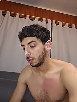 LeoyNicky98 webcam