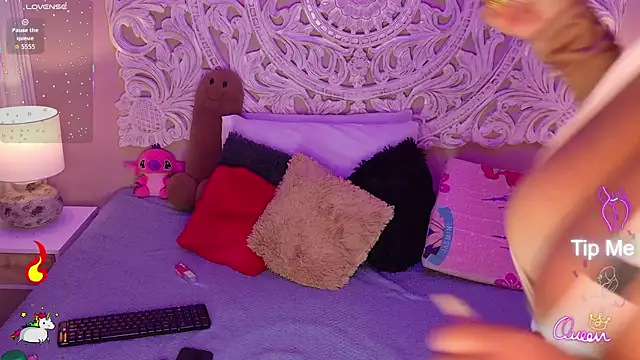MalaikaBrown webcam