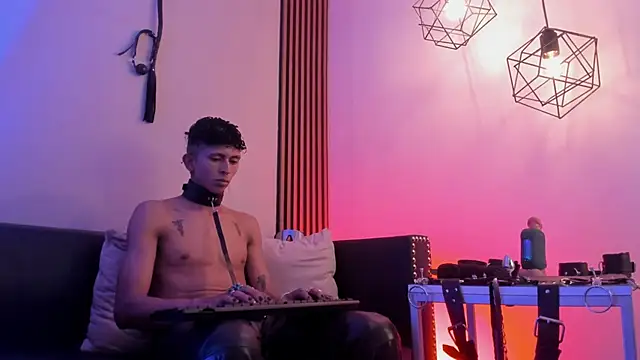 Maximoking26 webcam