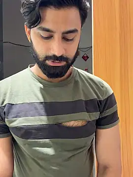 Royalboy_03 live cam on StripChat