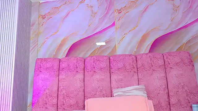emmacurvy webcam