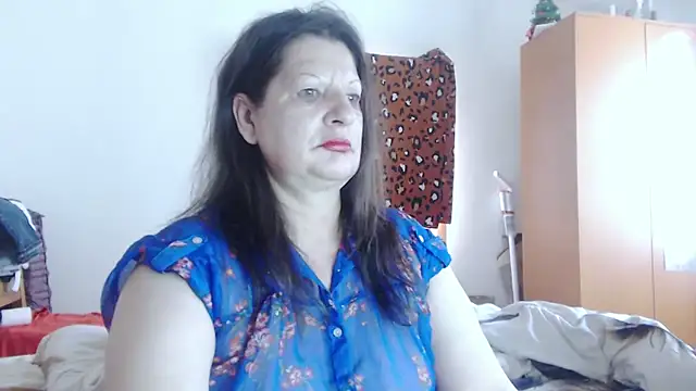ExtasyMature live cam on StripChat