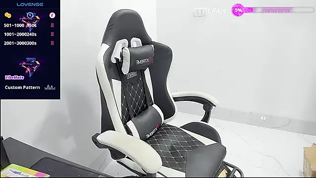 Naughty___asian webcam