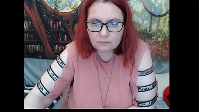 PlayfullMature webcam