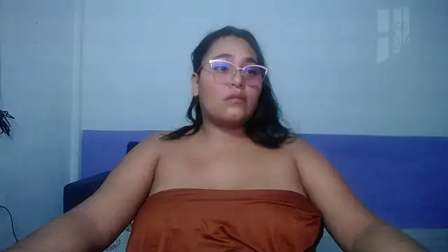 sirena_15 live cam on StripChat