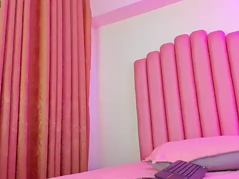 Lana_fox01 live cam on StripChat