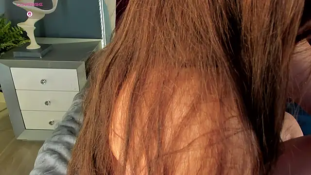 MiaKay1 webcam