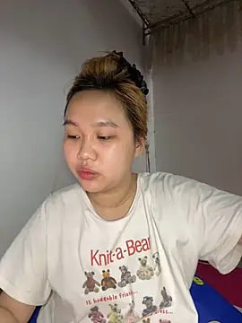 Almira6868 webcam