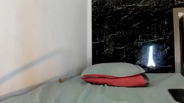 Adrian_Wolf live cam on StripChat