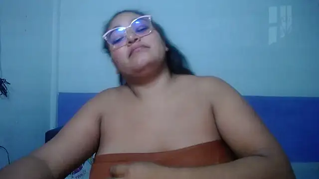 sirena_15 live cam on StripChat