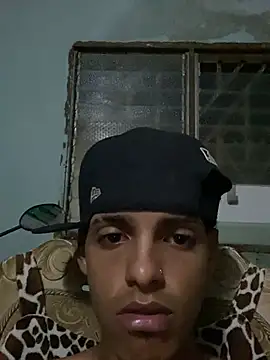 Aleexxx_2005 webcam