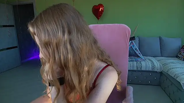 Cuddle_Cat live cam on StripChat