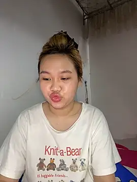 Almira6868 webcam