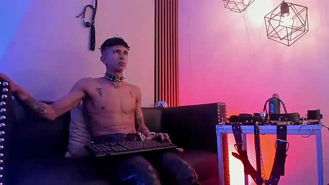 Maximoking26 webcam