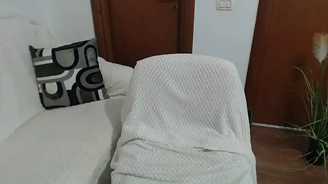 JullieMilf live cam on StripChat