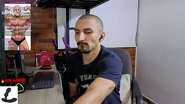 Marck_Muscle webcam