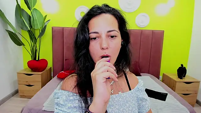 Linda_Insatiable webcam
