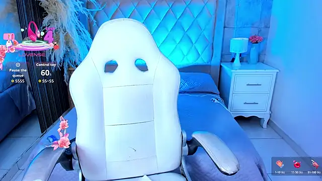 NahomiRichards_ webcam