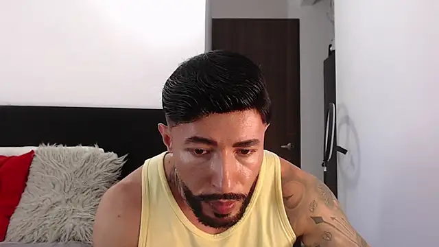 andrea_de_lucaa webcam