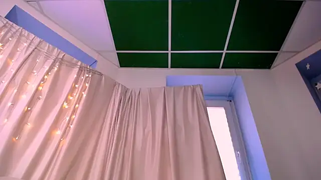 EllyColins webcam