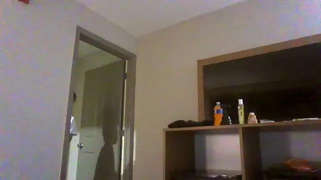 MADETOSUBMIT webcam