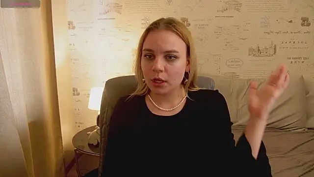 Glow_Margo webcam