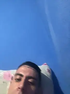 00LONDON live cam on StripChat