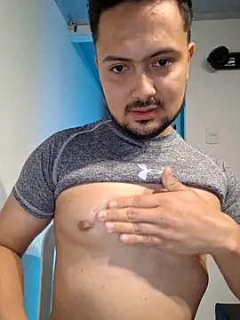 ORTIZ96hot live cam on StripChat