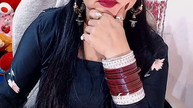 Cute_Shanaya_143 webcam