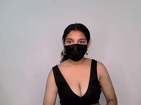 suzan_melly live cam on StripChat