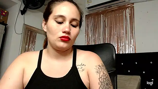Baby_hornyJM live cam on StripChat