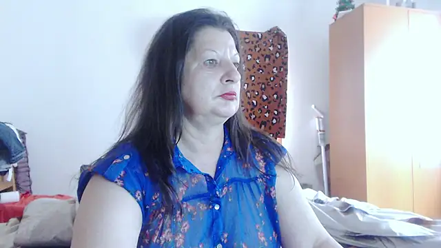 ExtasyMature live cam on StripChat