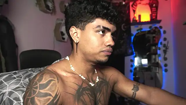 Young_laroi webcam