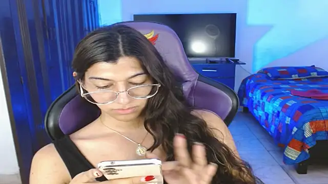 Alanni_parker live cam on StripChat