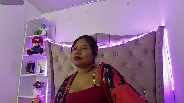 Madi_cutee live cam on StripChat