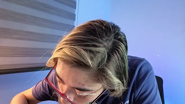 Carolblonde webcam