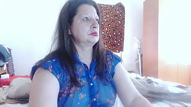 ExtasyMature live cam on StripChat